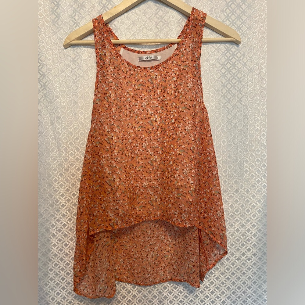 Sleeveless blouse